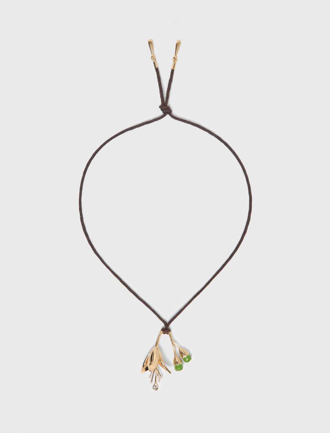 Collar con cordón