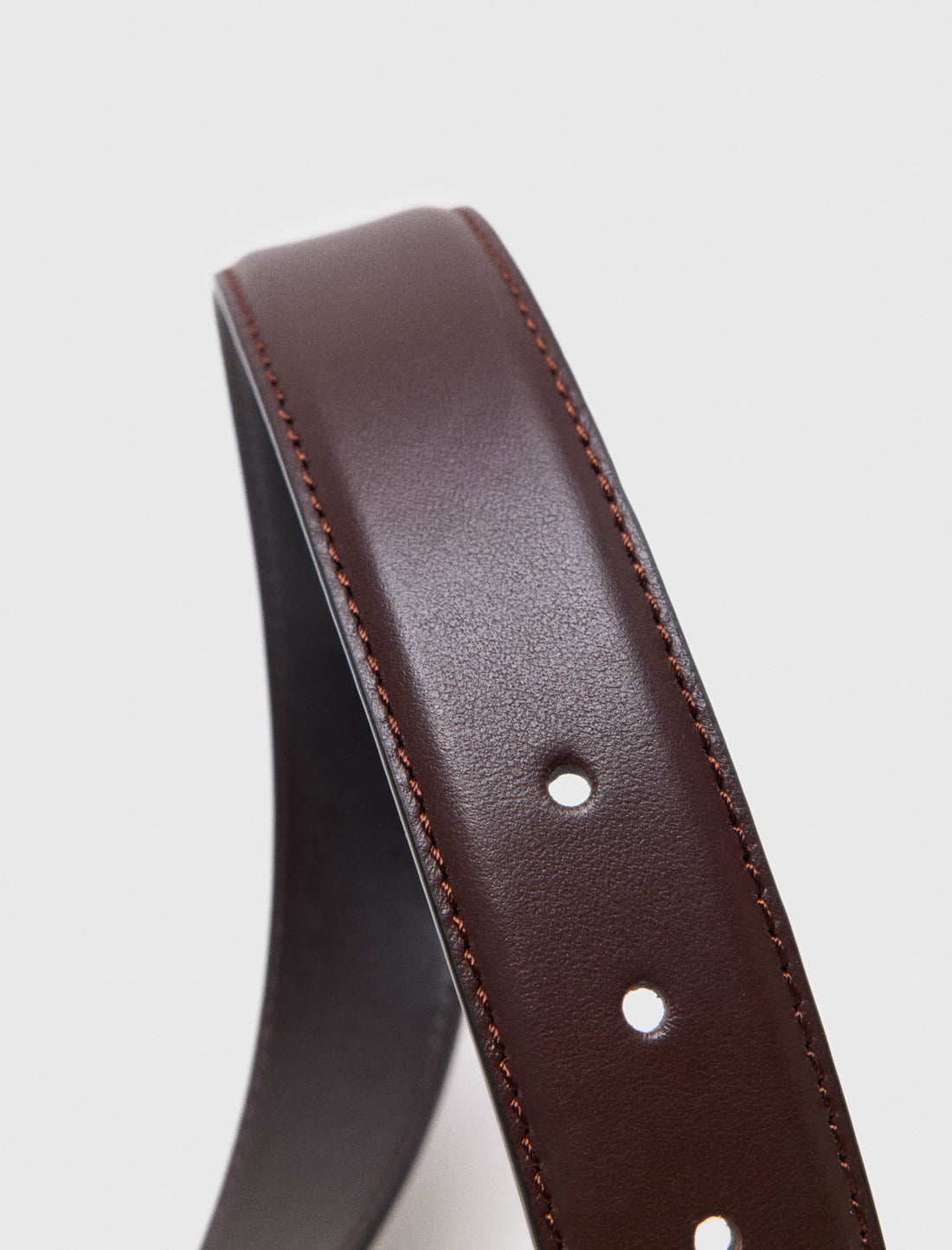 Cinturón de cuero liso