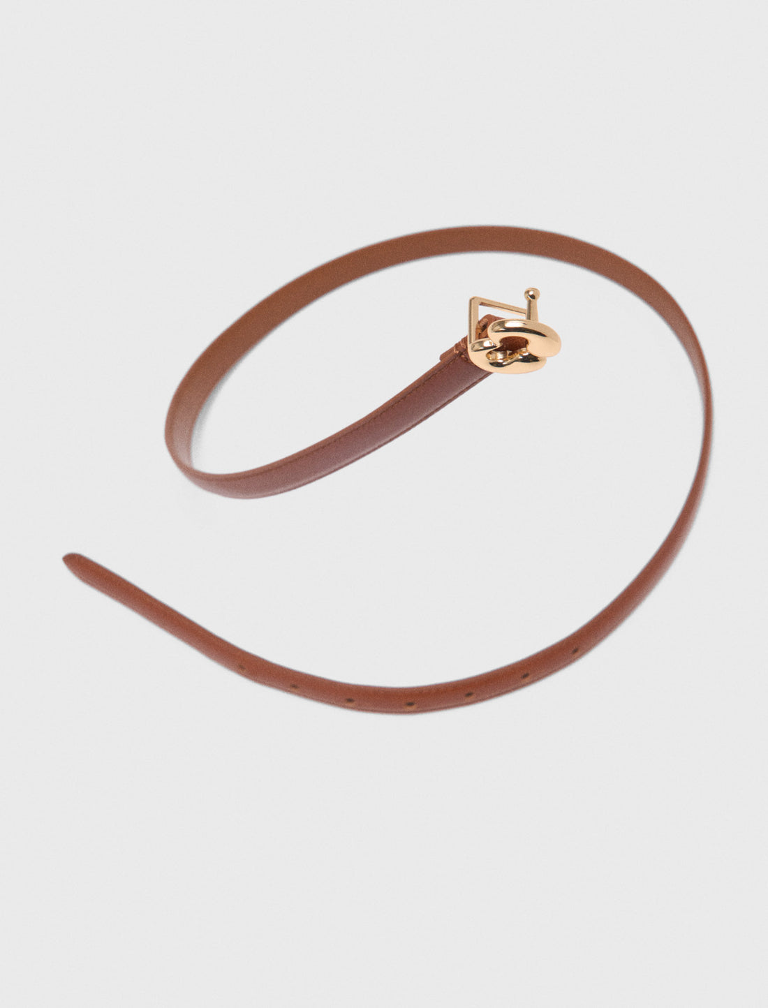 Cinturón fino logo de cuero liso