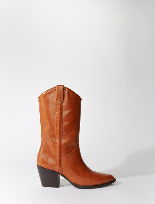 Botas de piel con tacón