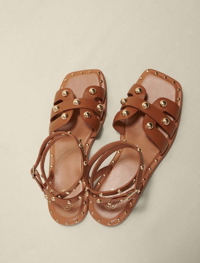 Sandalias de piel con tachuelas