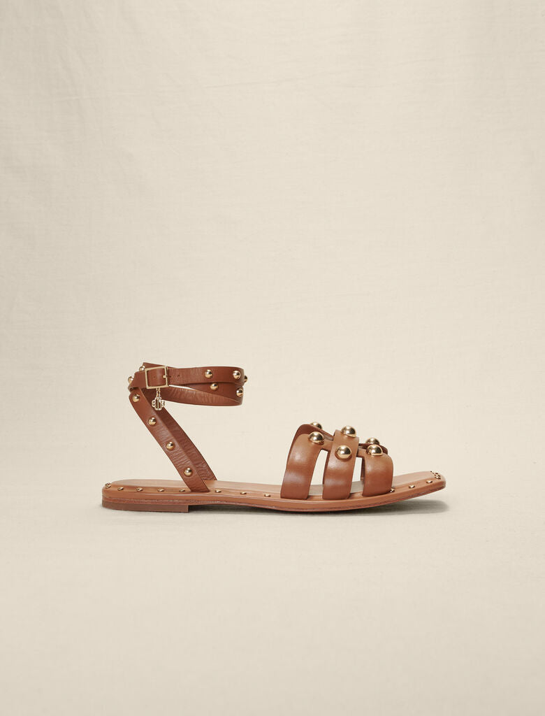 Sandalias de piel con tachuelas