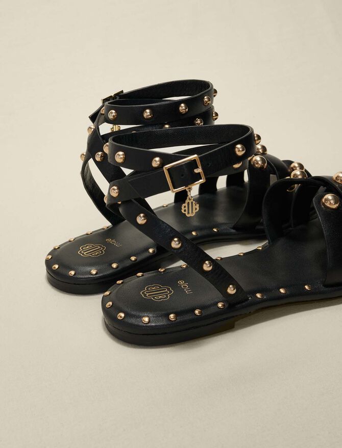 Sandalias de piel con tachuelas
