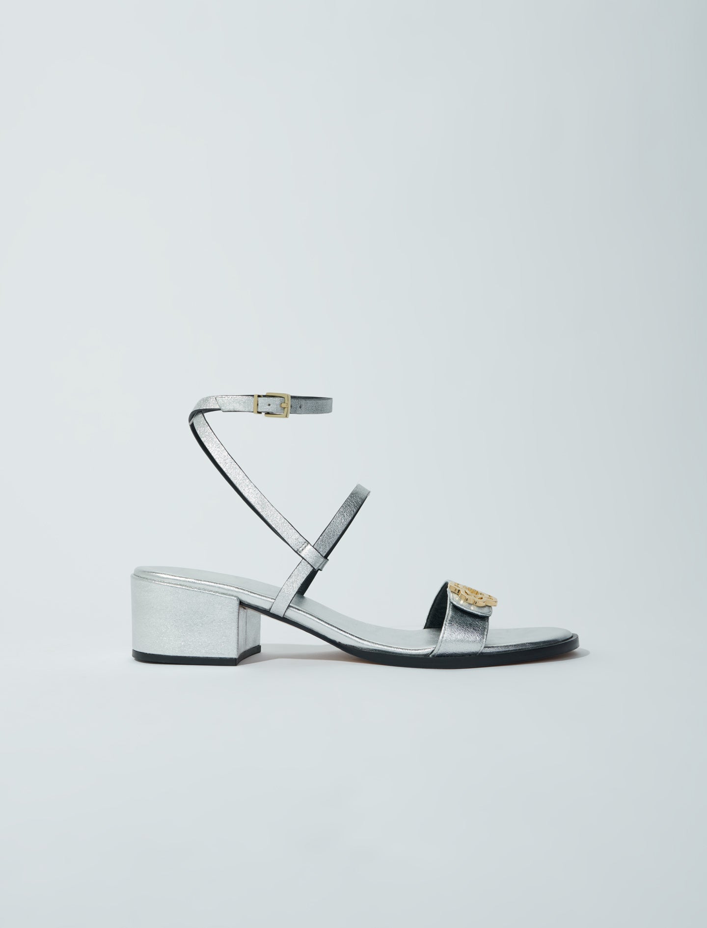 Sandalias con tiras de piel