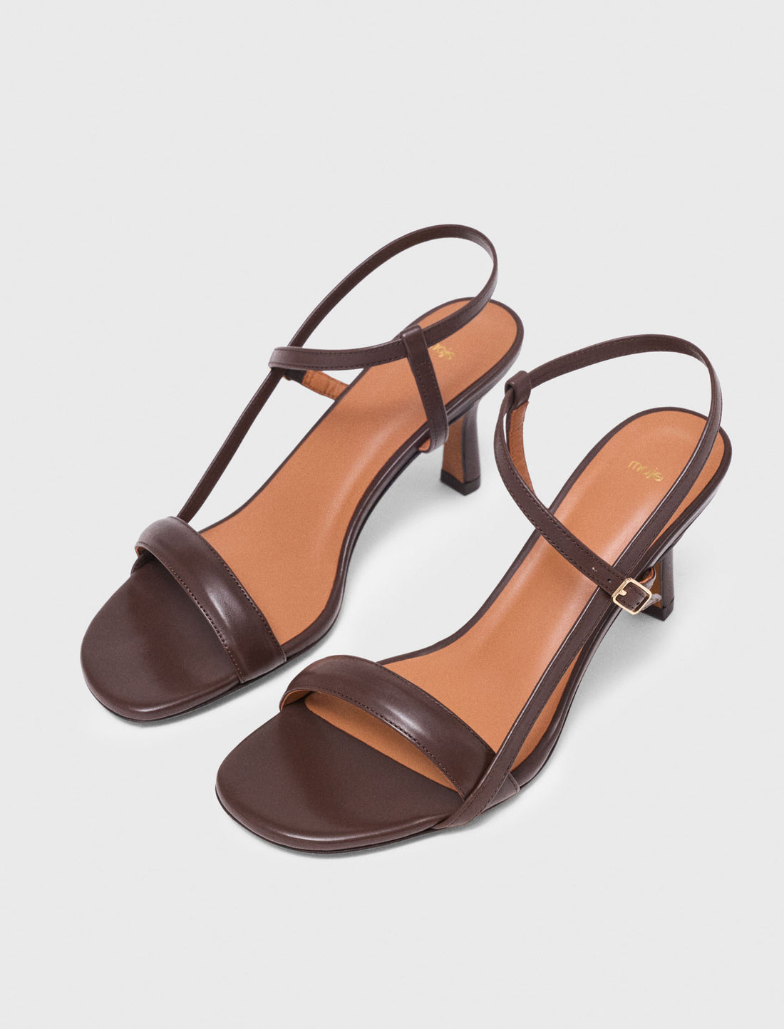 Sandalias de piel con tiras