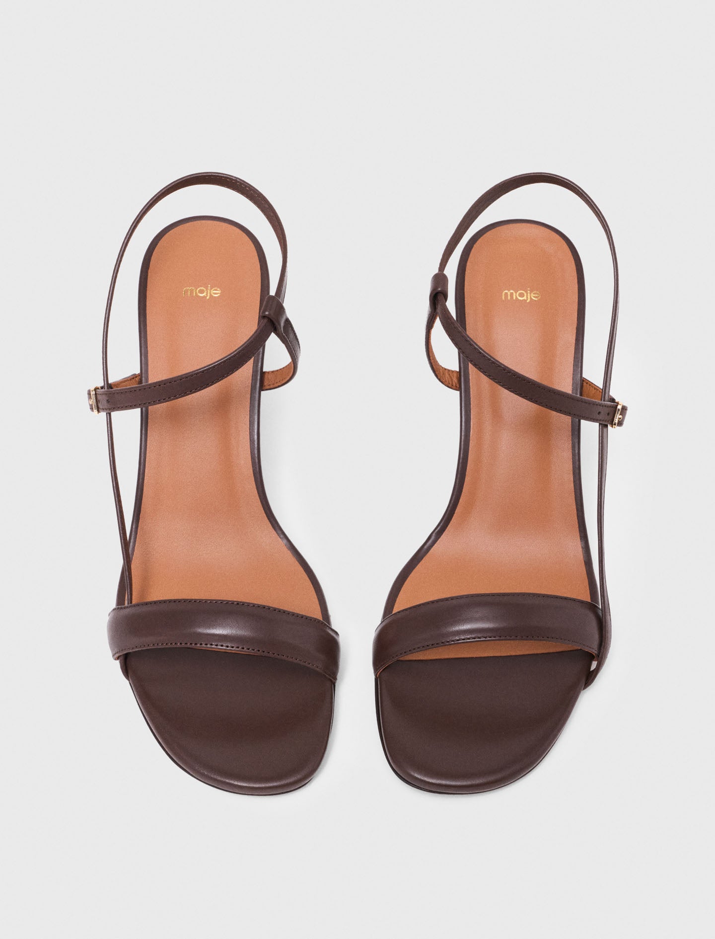 Sandalias de piel con tiras