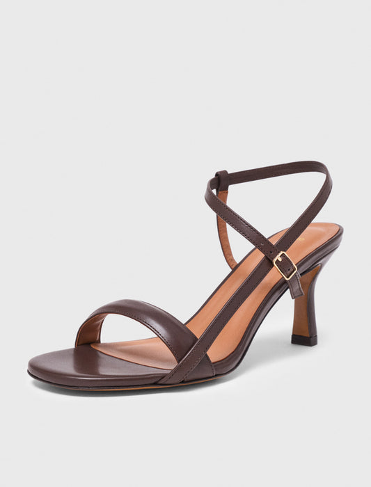 Sandalias de piel con tiras