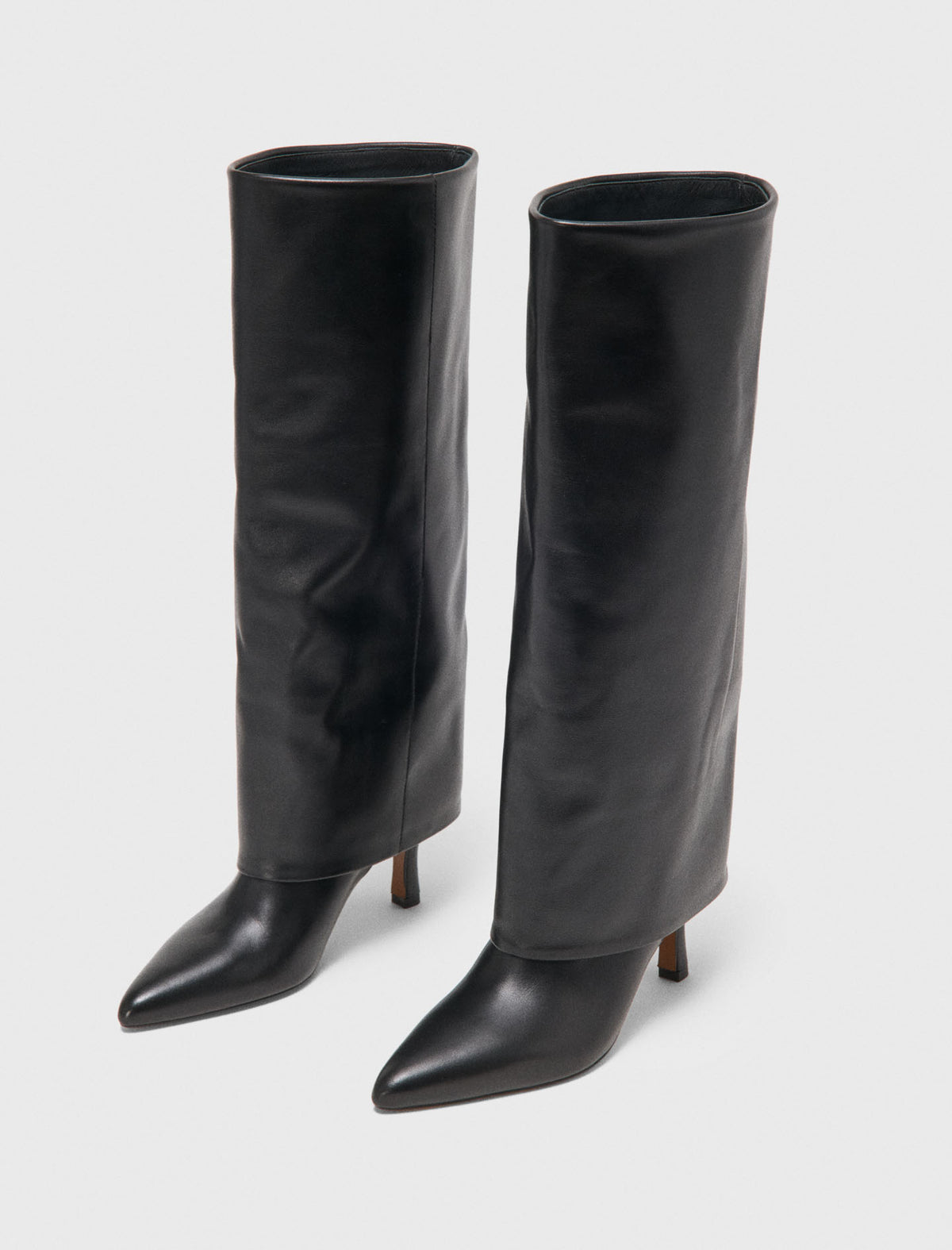 Botas tubulares de tacón de piel