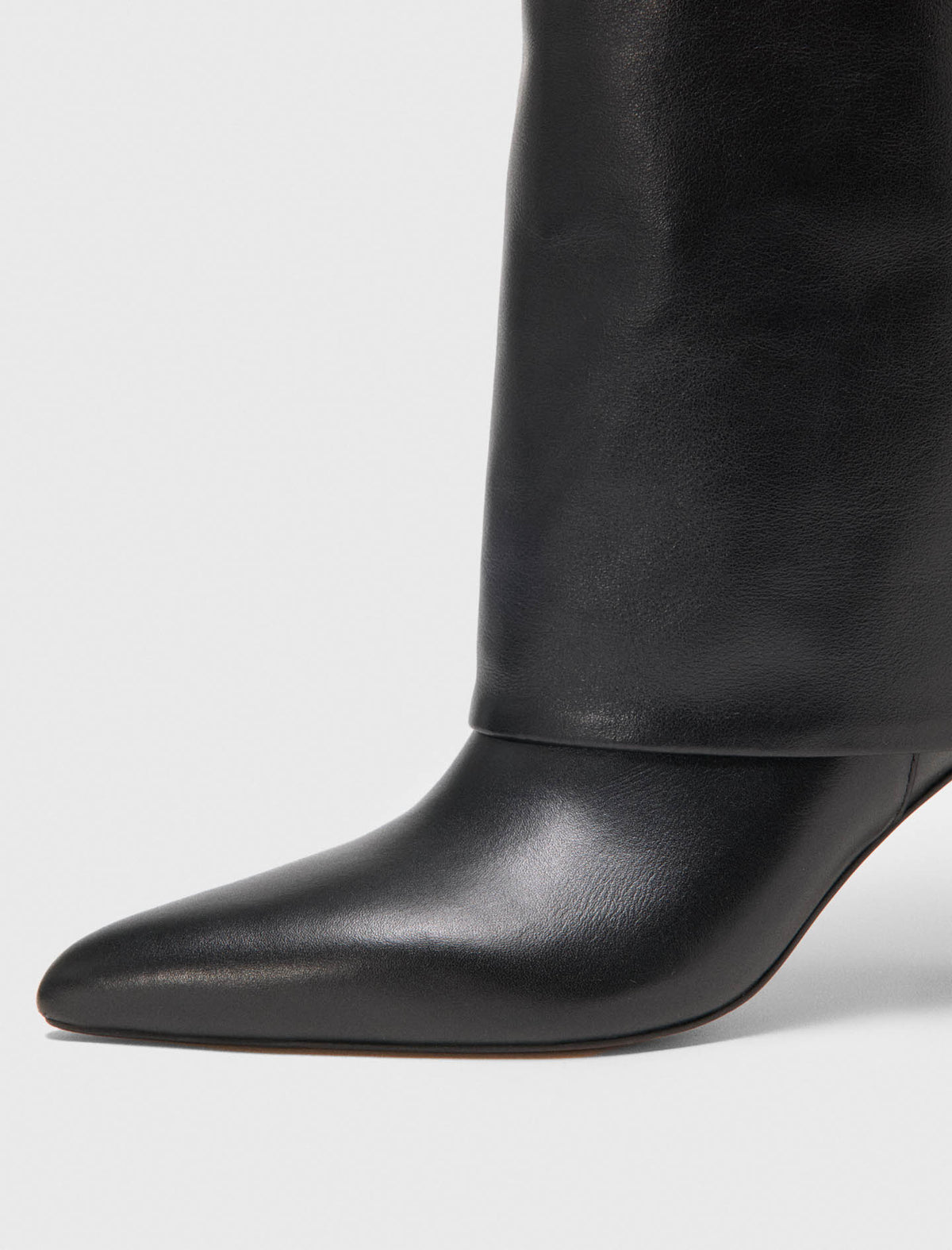 Botas tubulares de tacón de piel