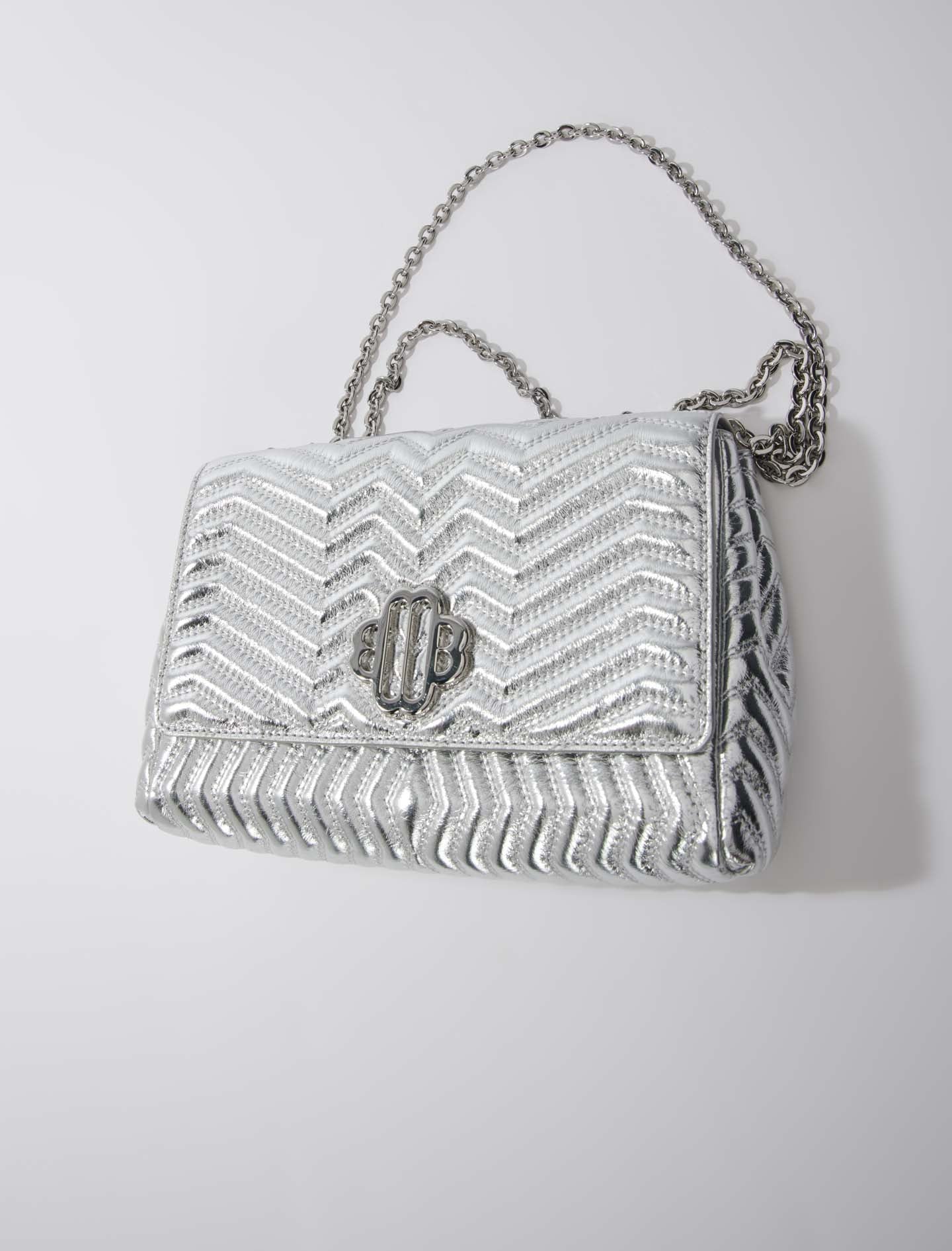 Cartera de cuero con cadena