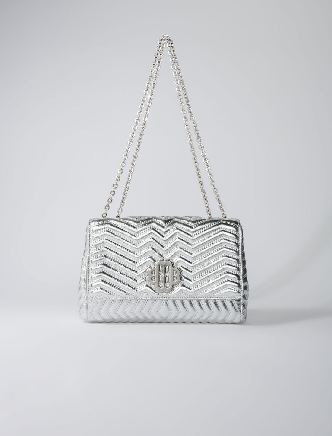 Cartera de cuero con cadena