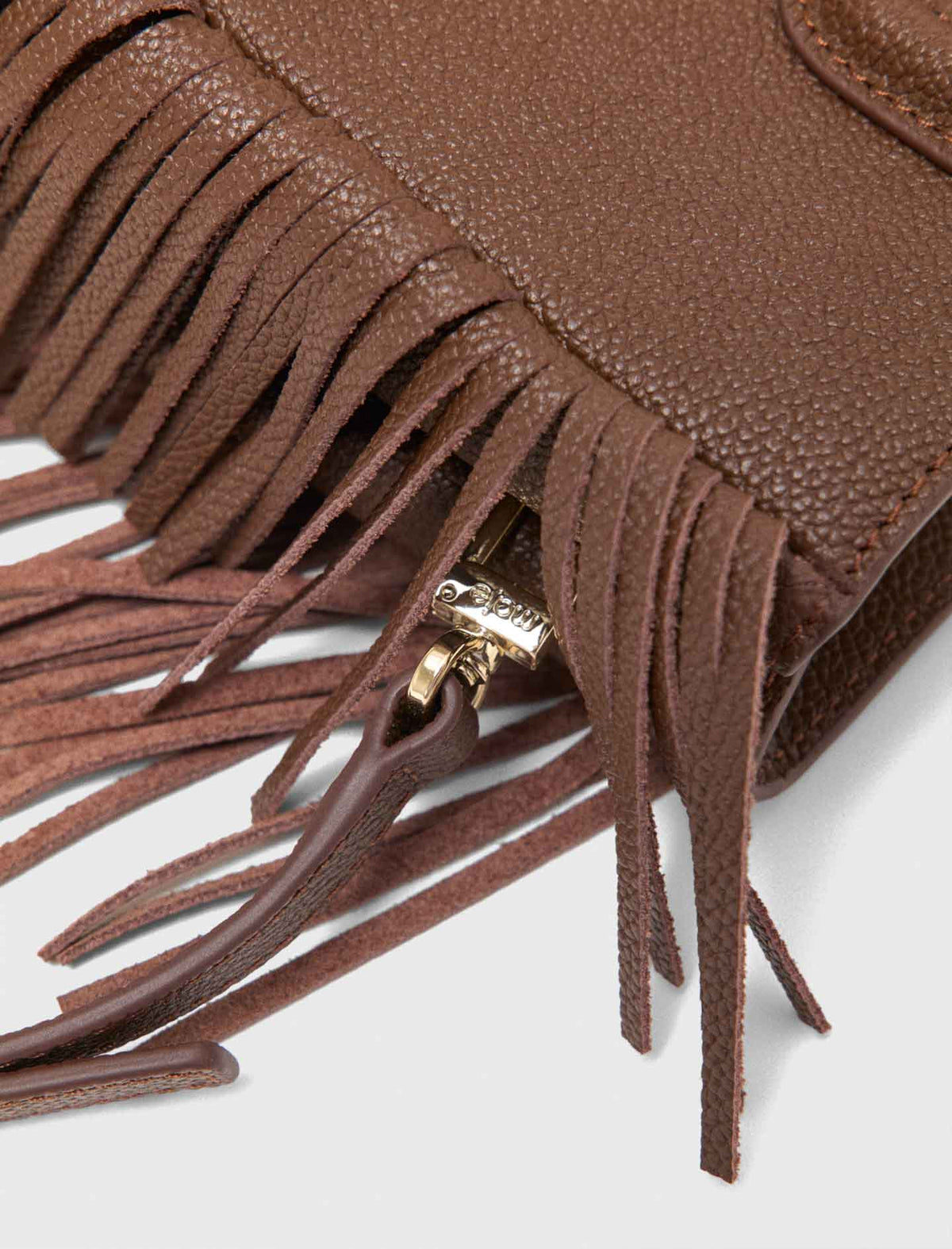 Bolso M de cuero granulado