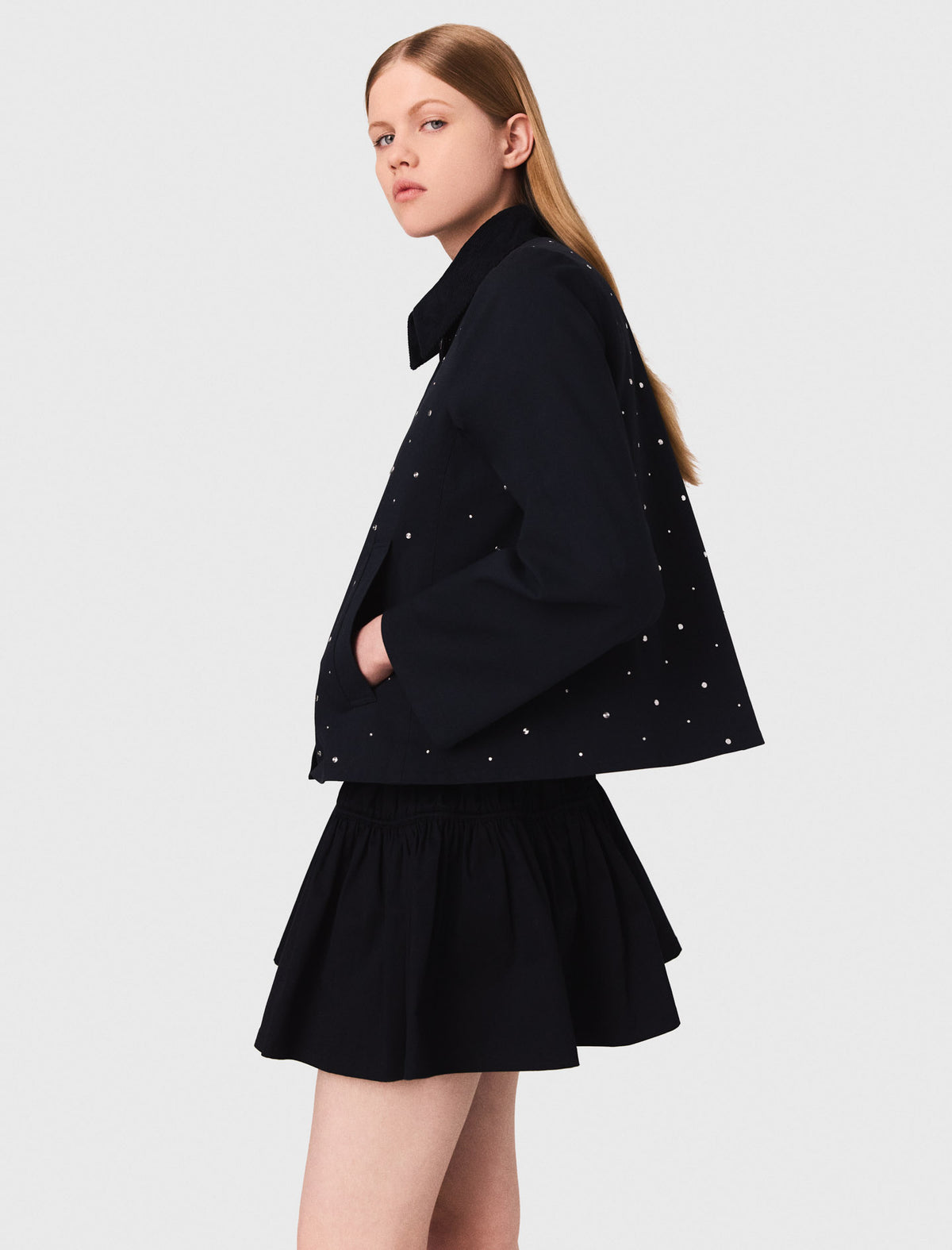 Chaqueta corta cuello terciopelo