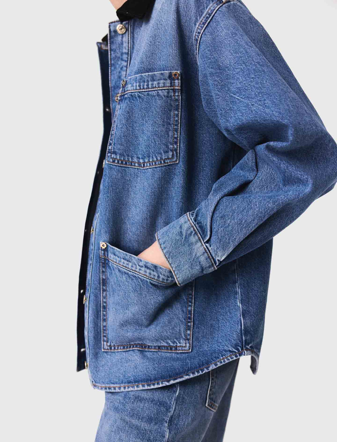 Chaqueta vaquera desgastada