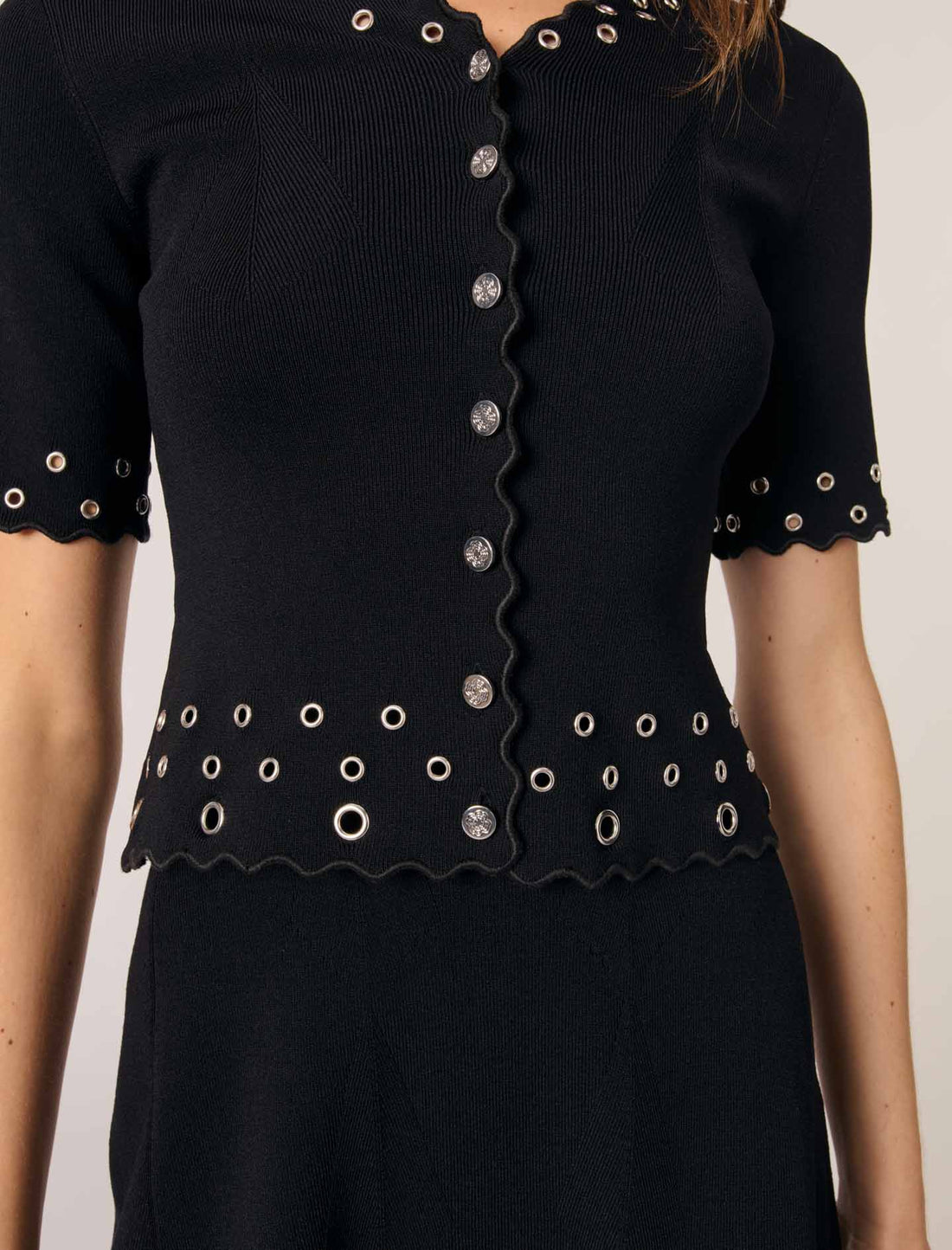 Cárdigan corto calado