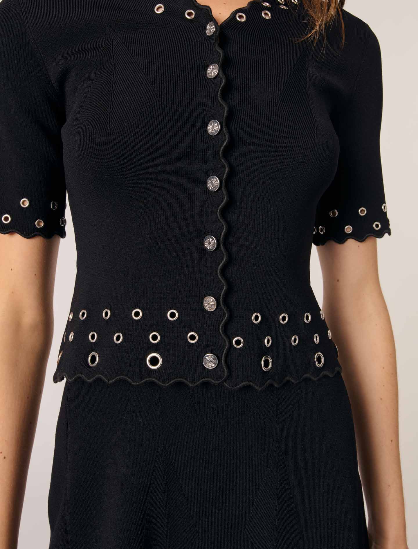 Cárdigan corto calado