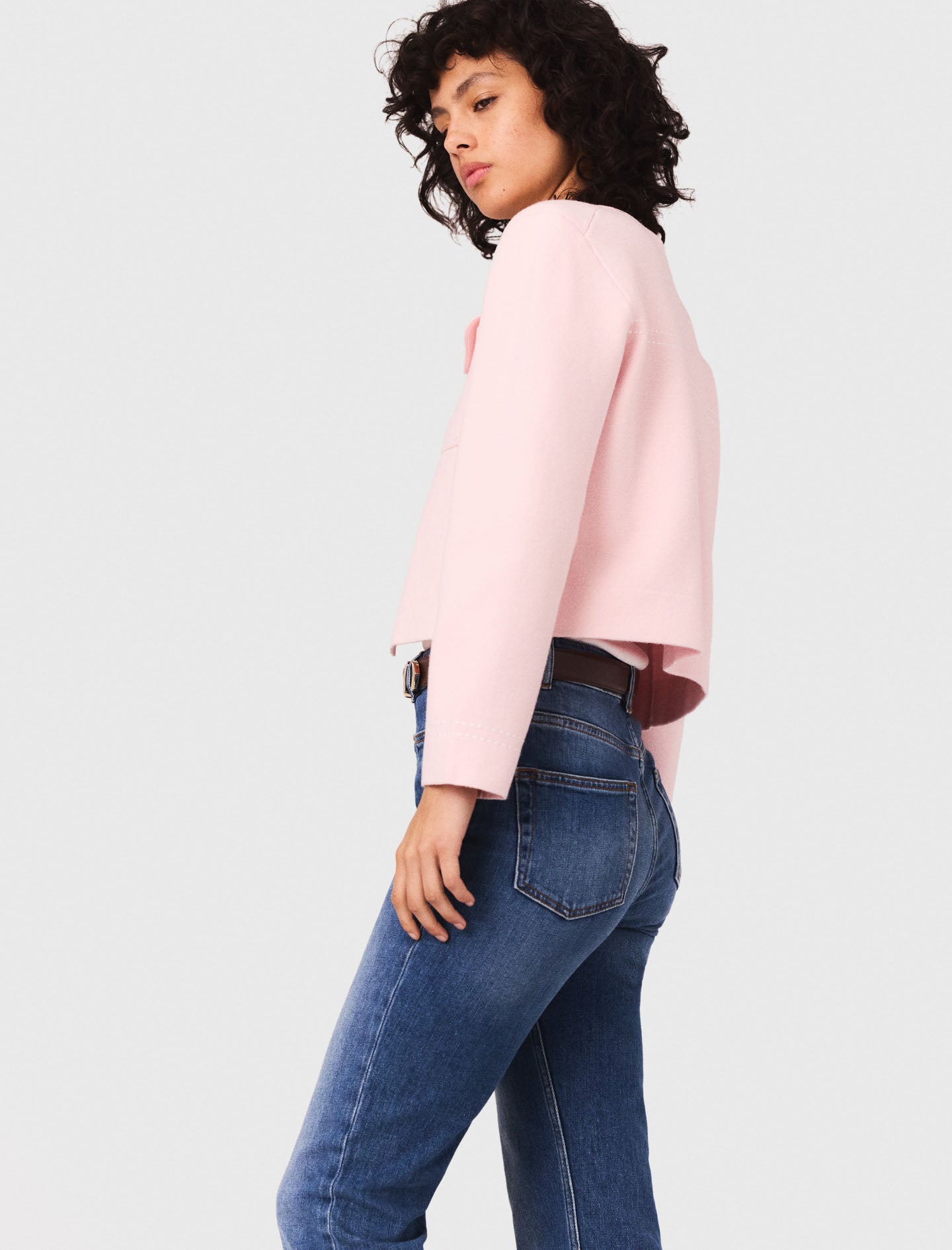 Cárdigan corto con pespuntes