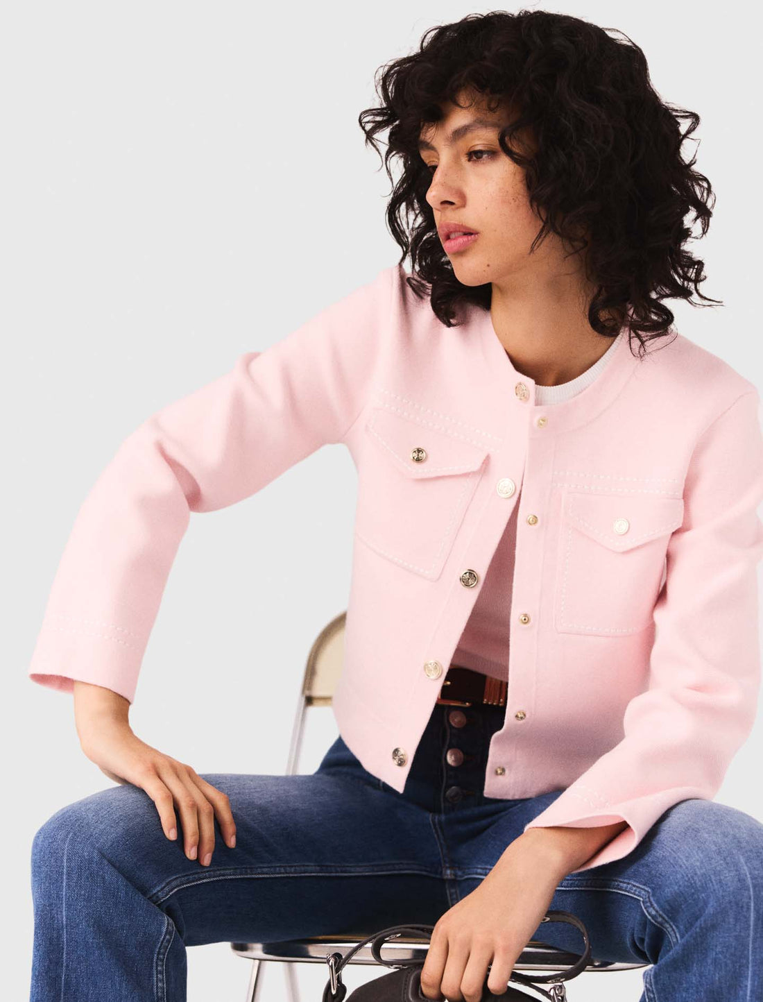 Cárdigan corto con pespuntes