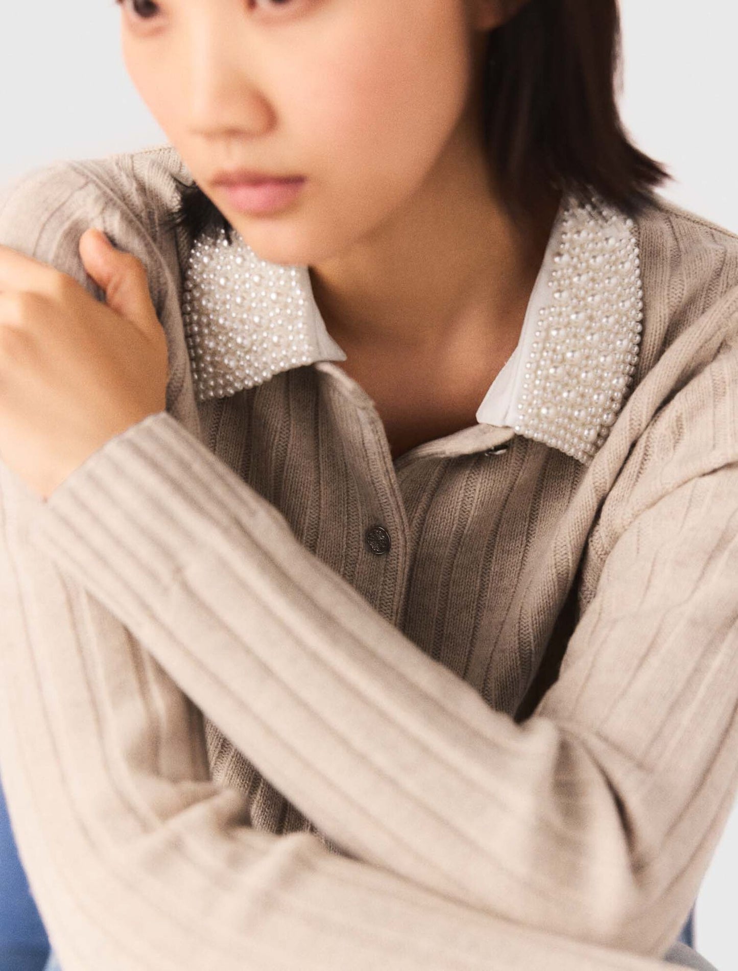Cárdigan con cuello perlas quitapón