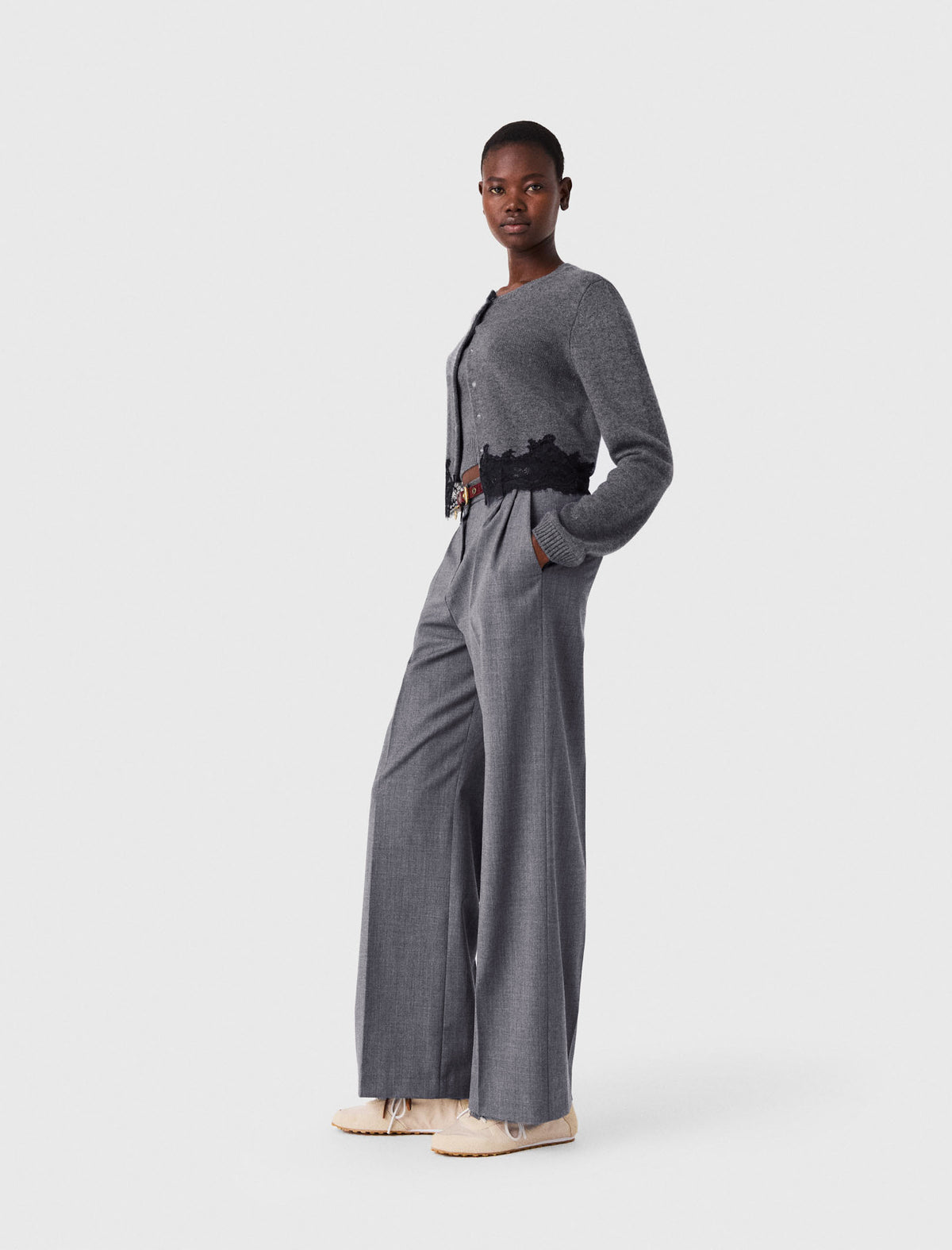 Twinset con acabados de encaje