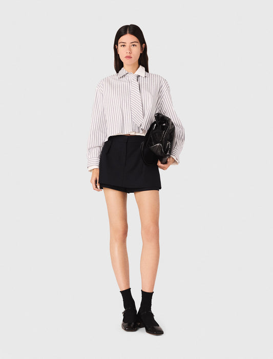 Camisa a rayas con strass y corbata