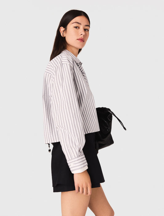 Camisa a rayas con strass y corbata