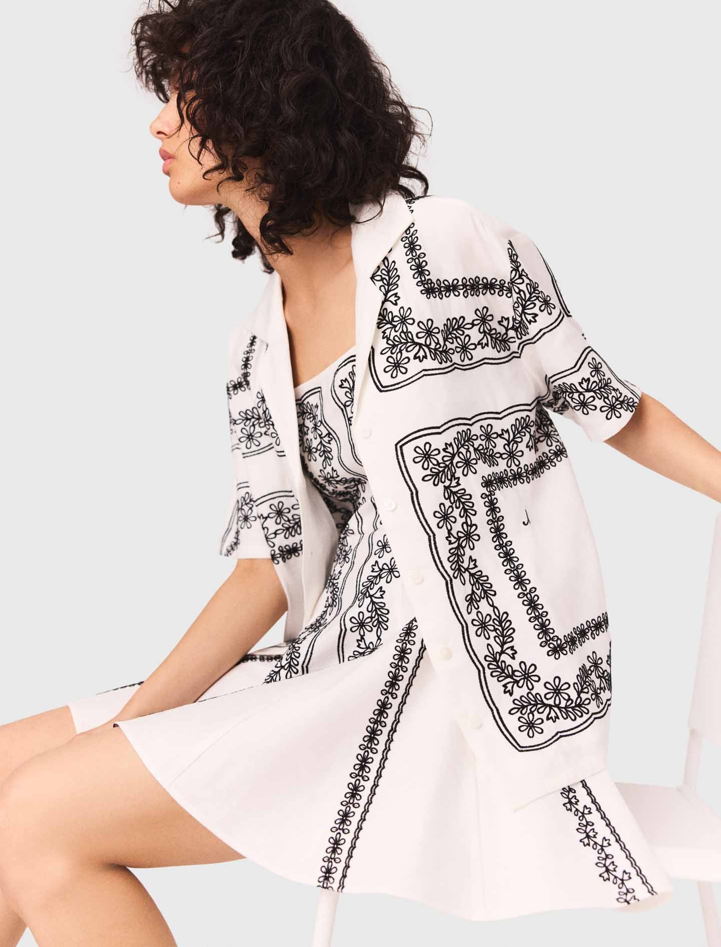 Camisa de manga corta bordada