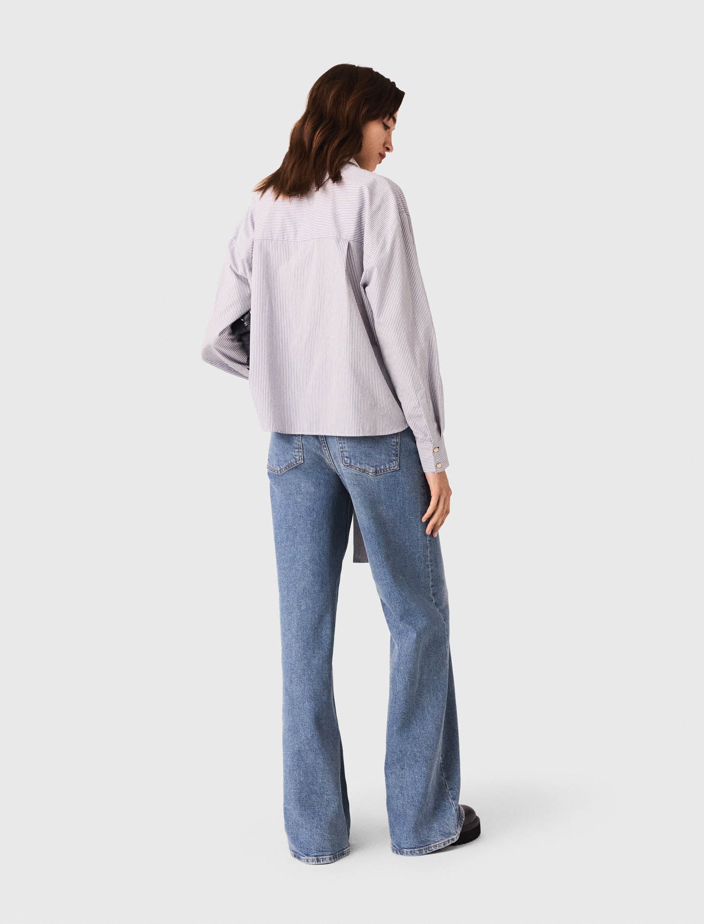 Camisa de rayas con cuello lavallière