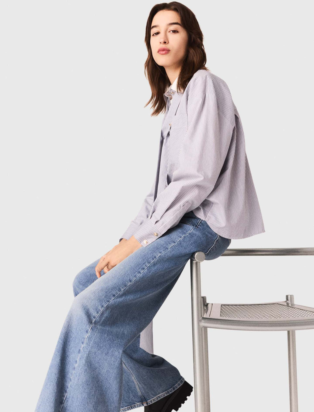 Camisa de rayas con cuello lavallière