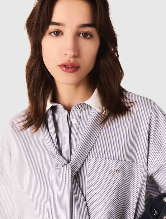 Camisa de rayas con cuello lavallière