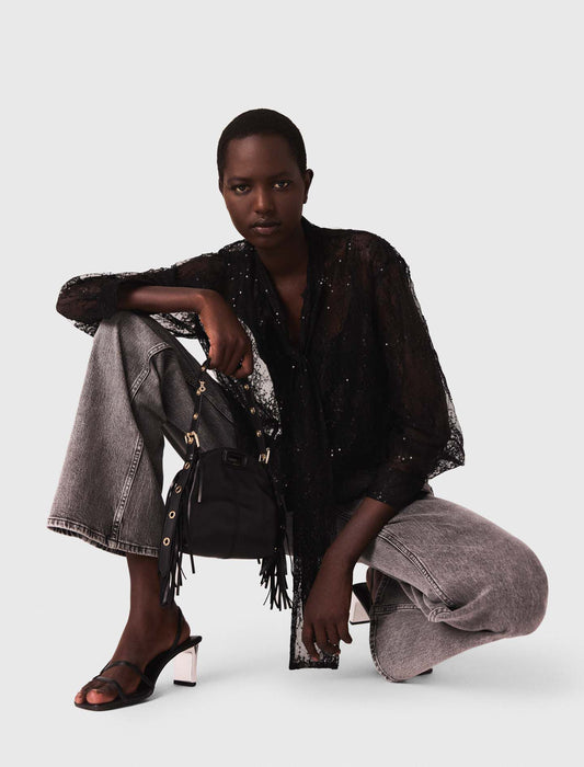 Camisa de encaje con lazada