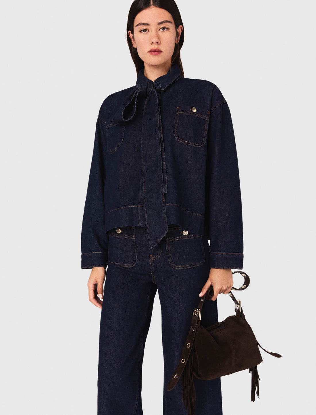 Camisa vaquera con lavallière