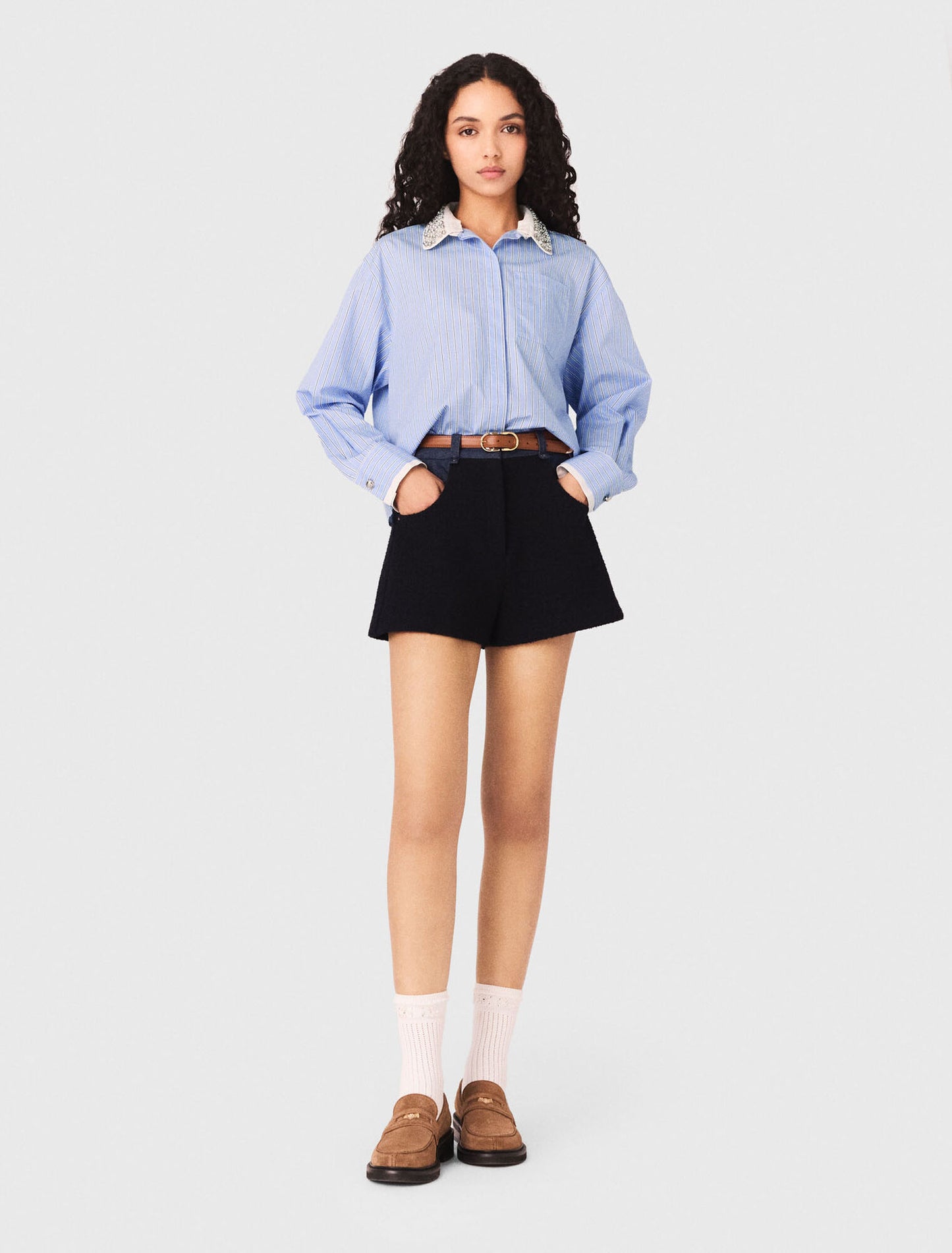 Camisa con cuello joya desmontable