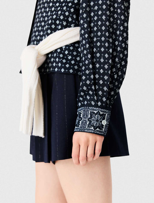 Camisa estampada con pedrería