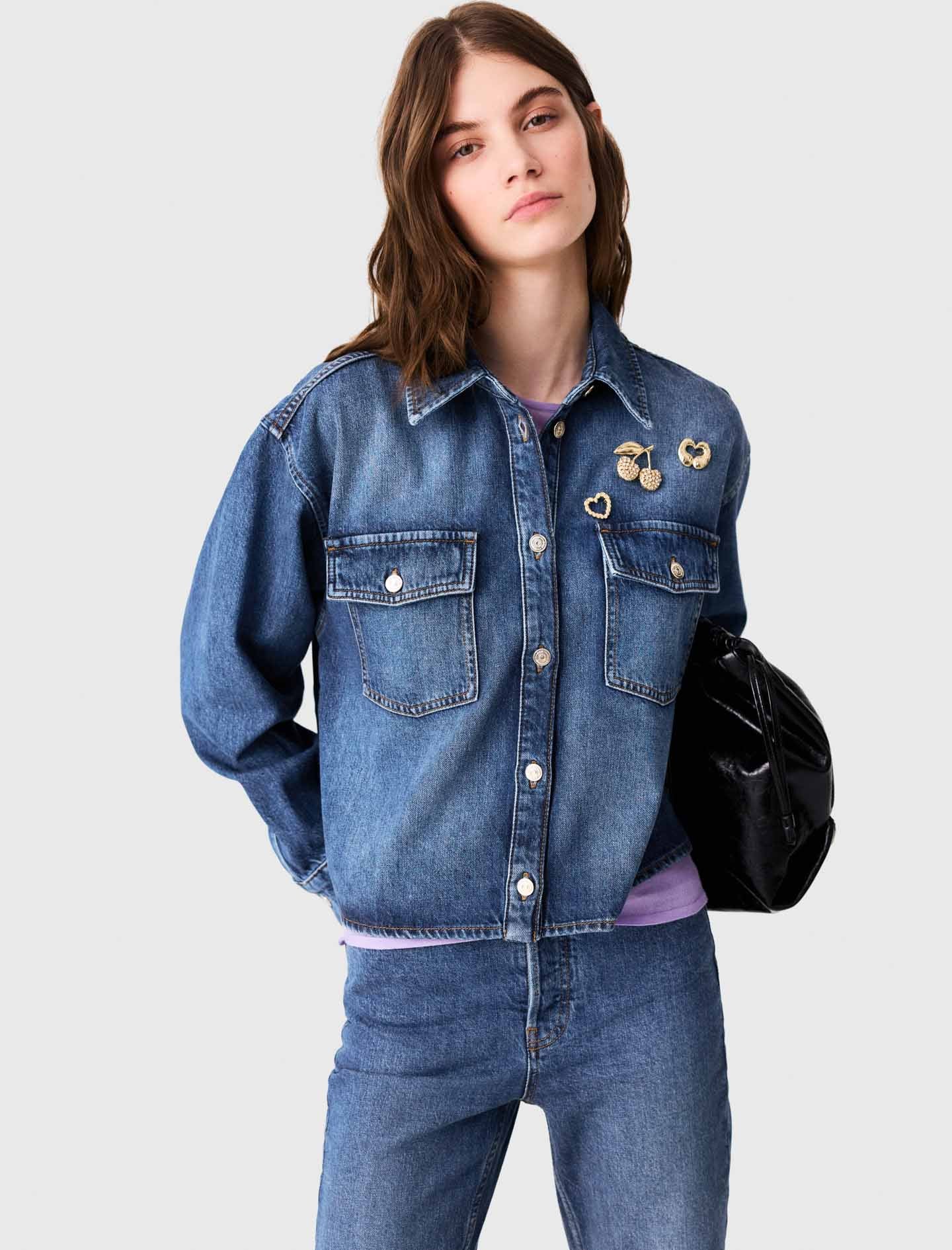 Camisa vaquera con broches