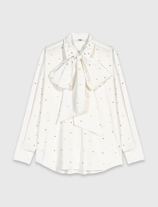 Camisa con pedrería y corbata
