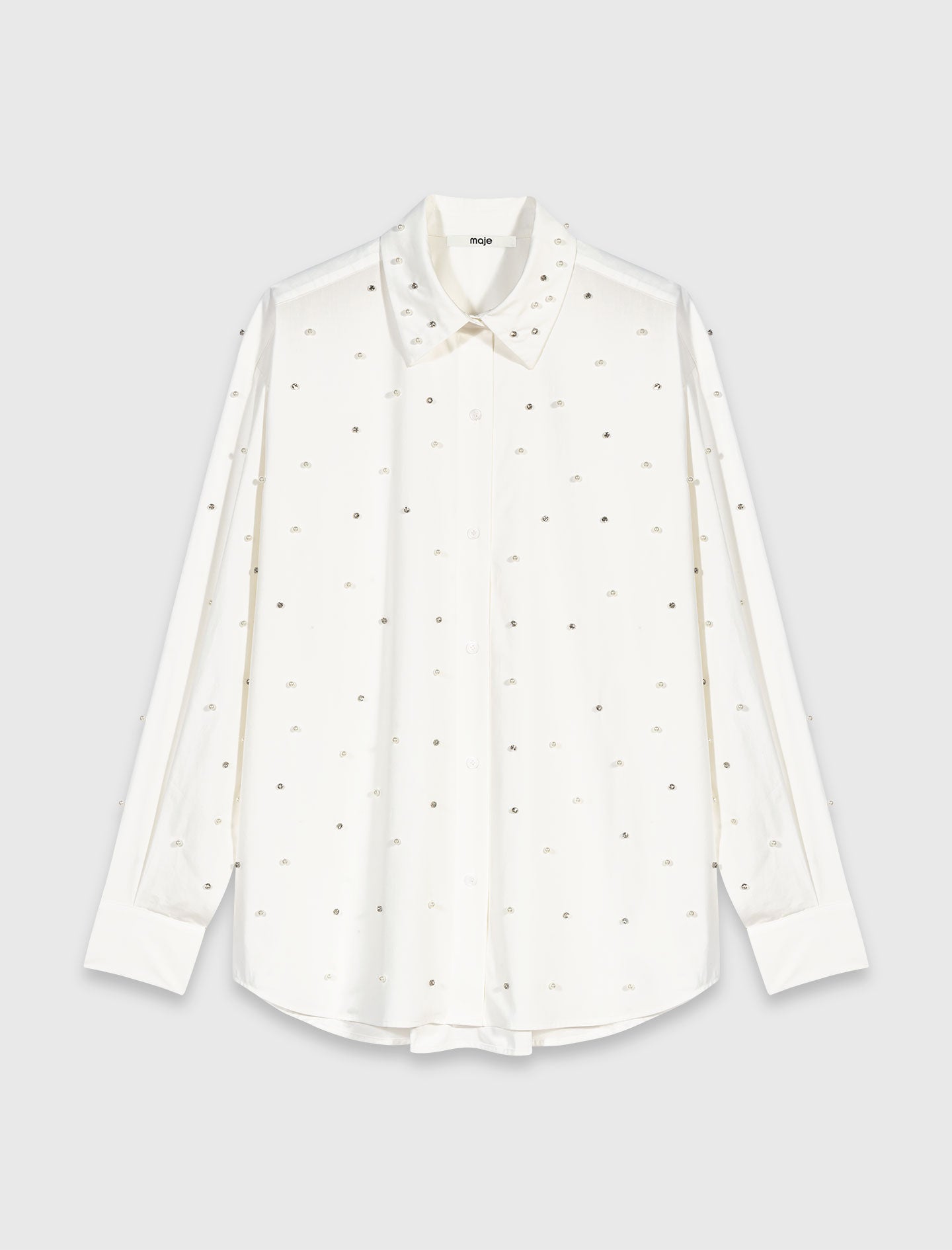 Camisa con pedrería y corbata
