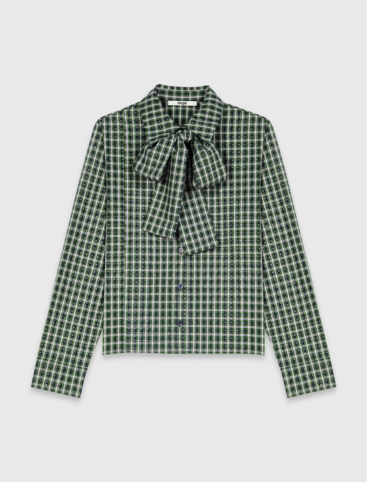 Camisa con pedrería y corbata