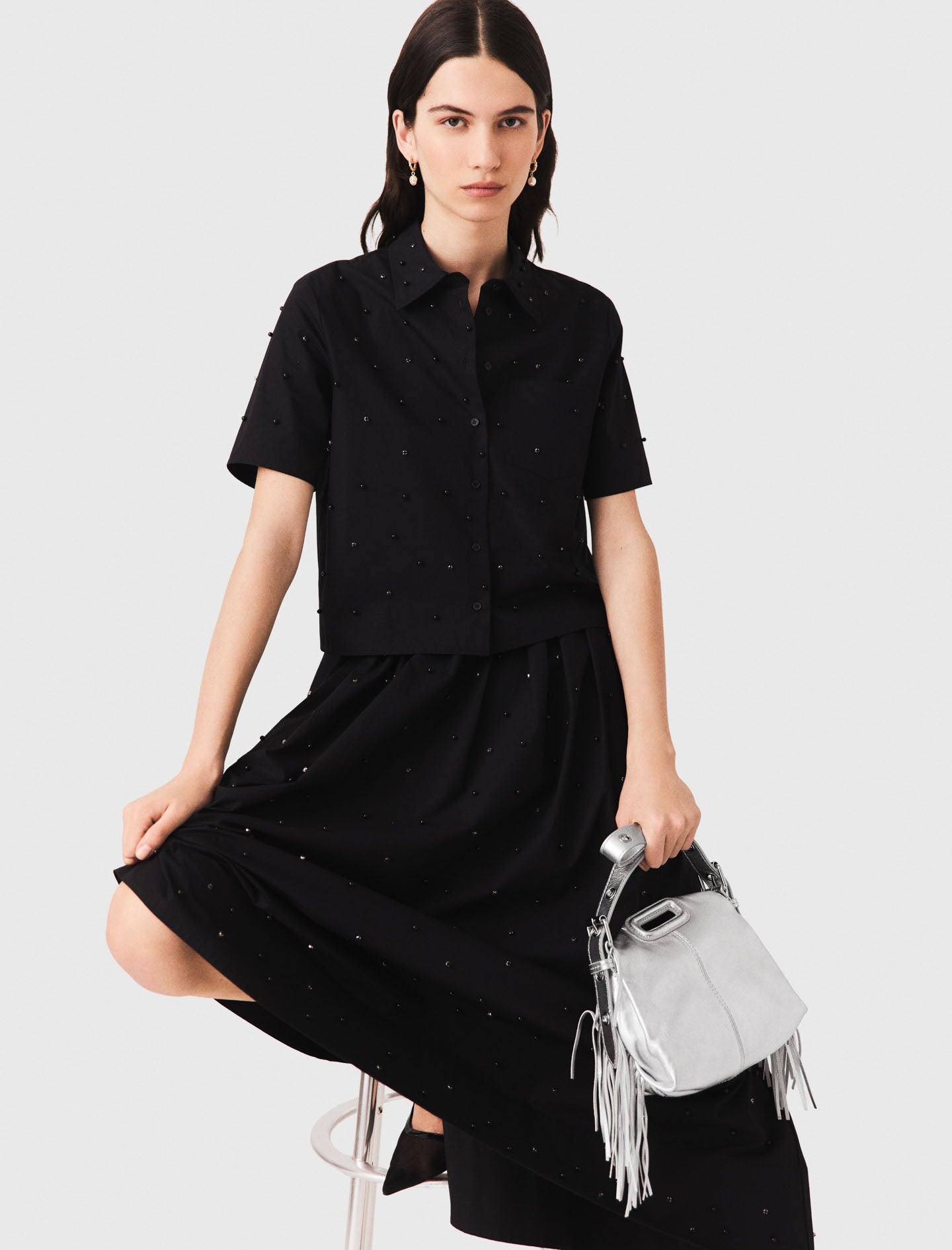 Camisa con strass y perlas