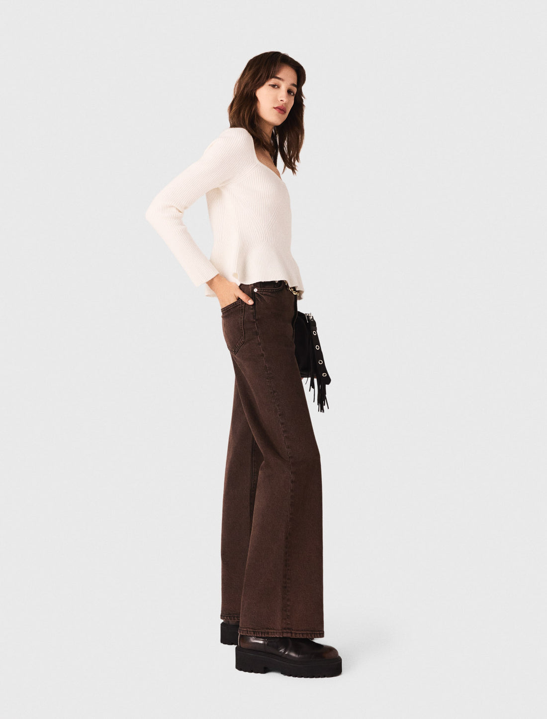 Vaquero bootcut con cadena