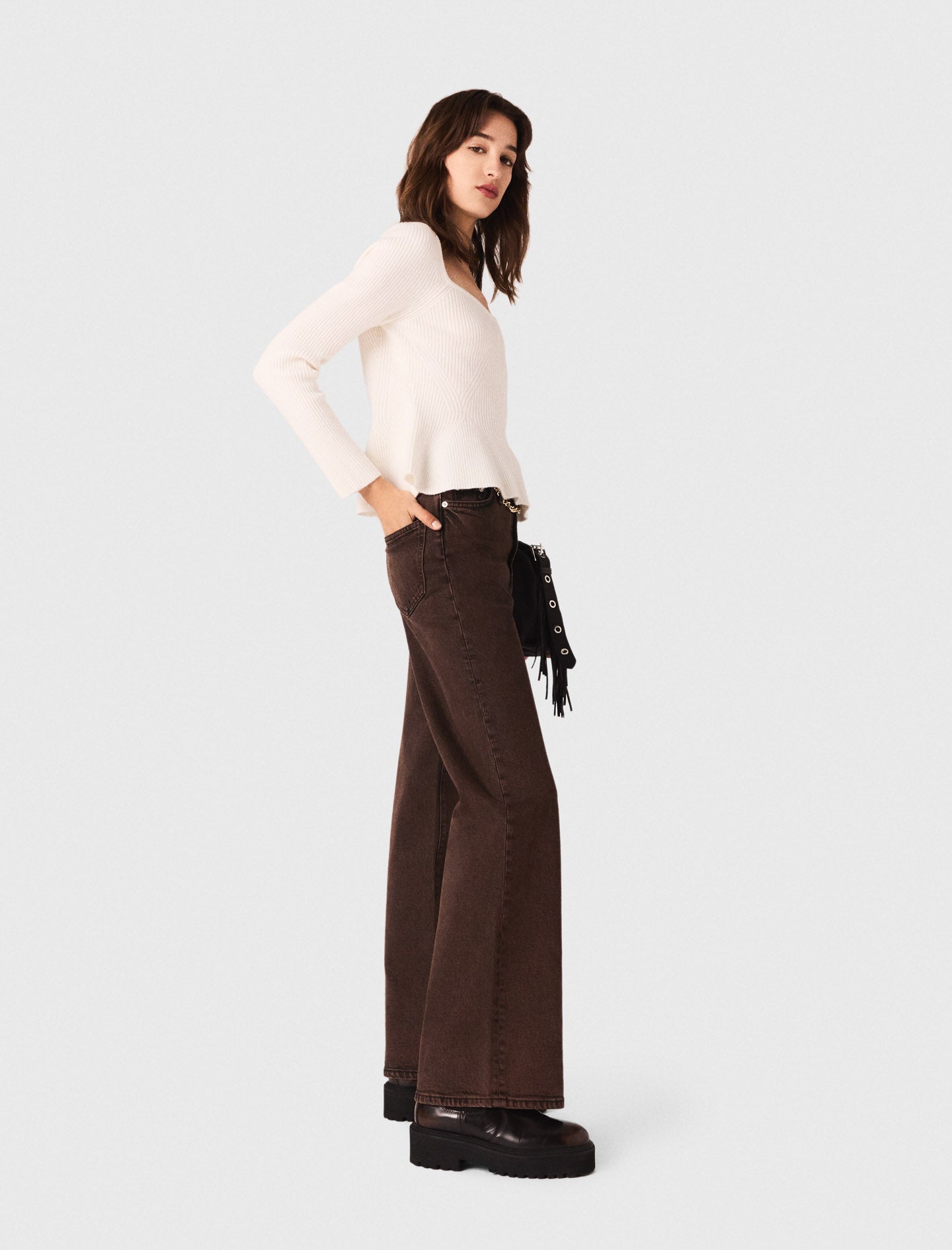 Vaquero bootcut con cadena