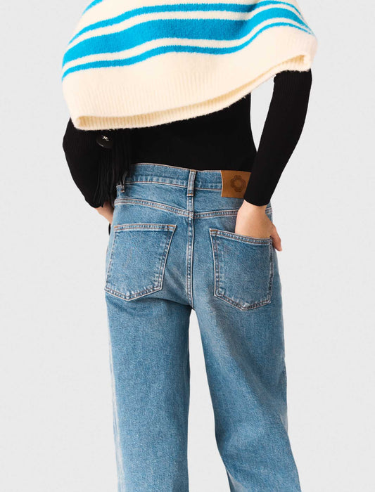 Vaquero acampanado con cadena