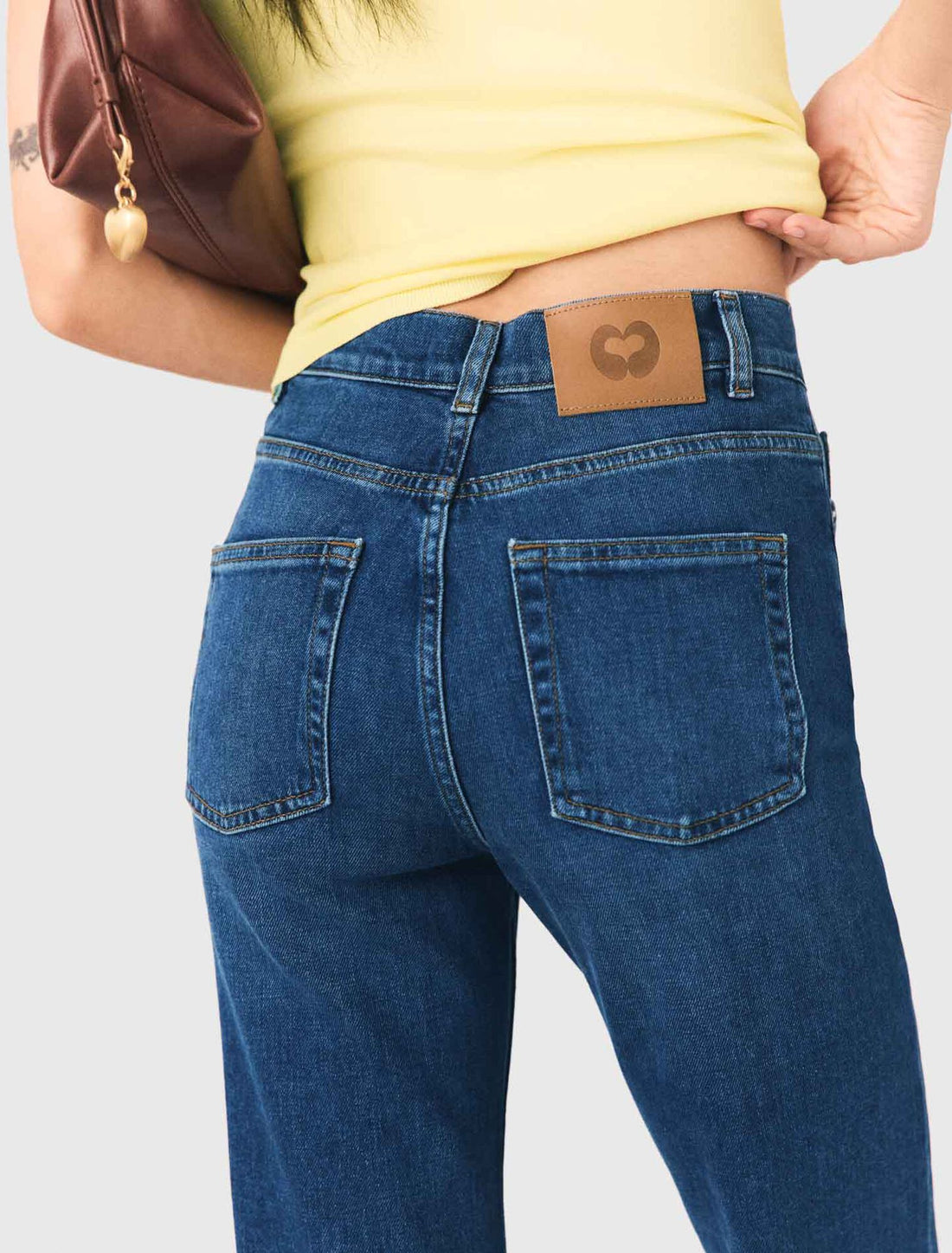 Vaquero bootcut con perlas