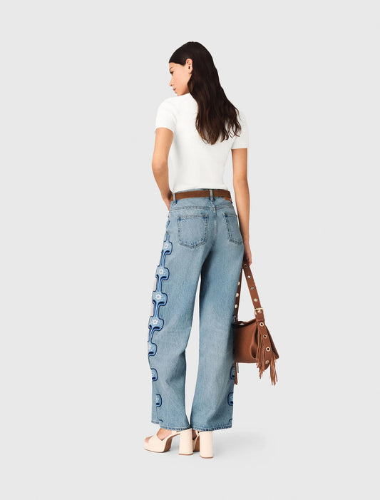 Vaquero ancho con bordado floral