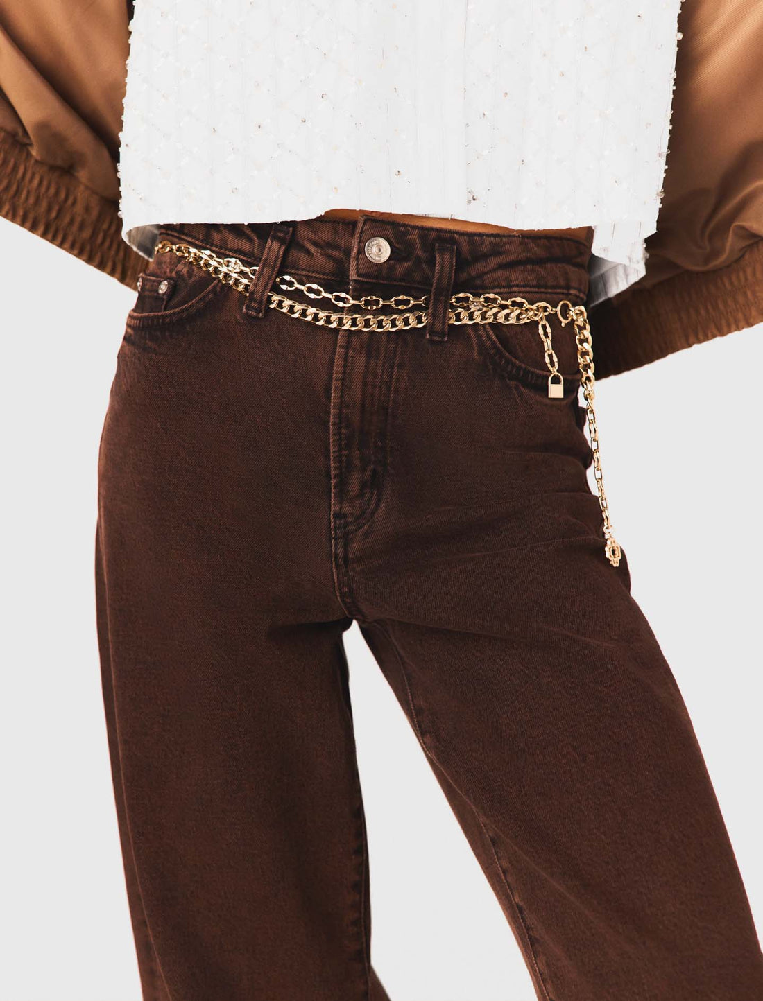 Vaquero bootcut con cadena