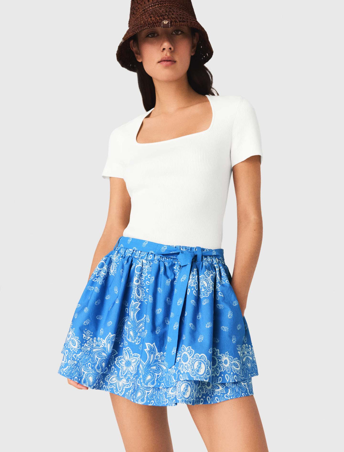 Falda con volantes estampada