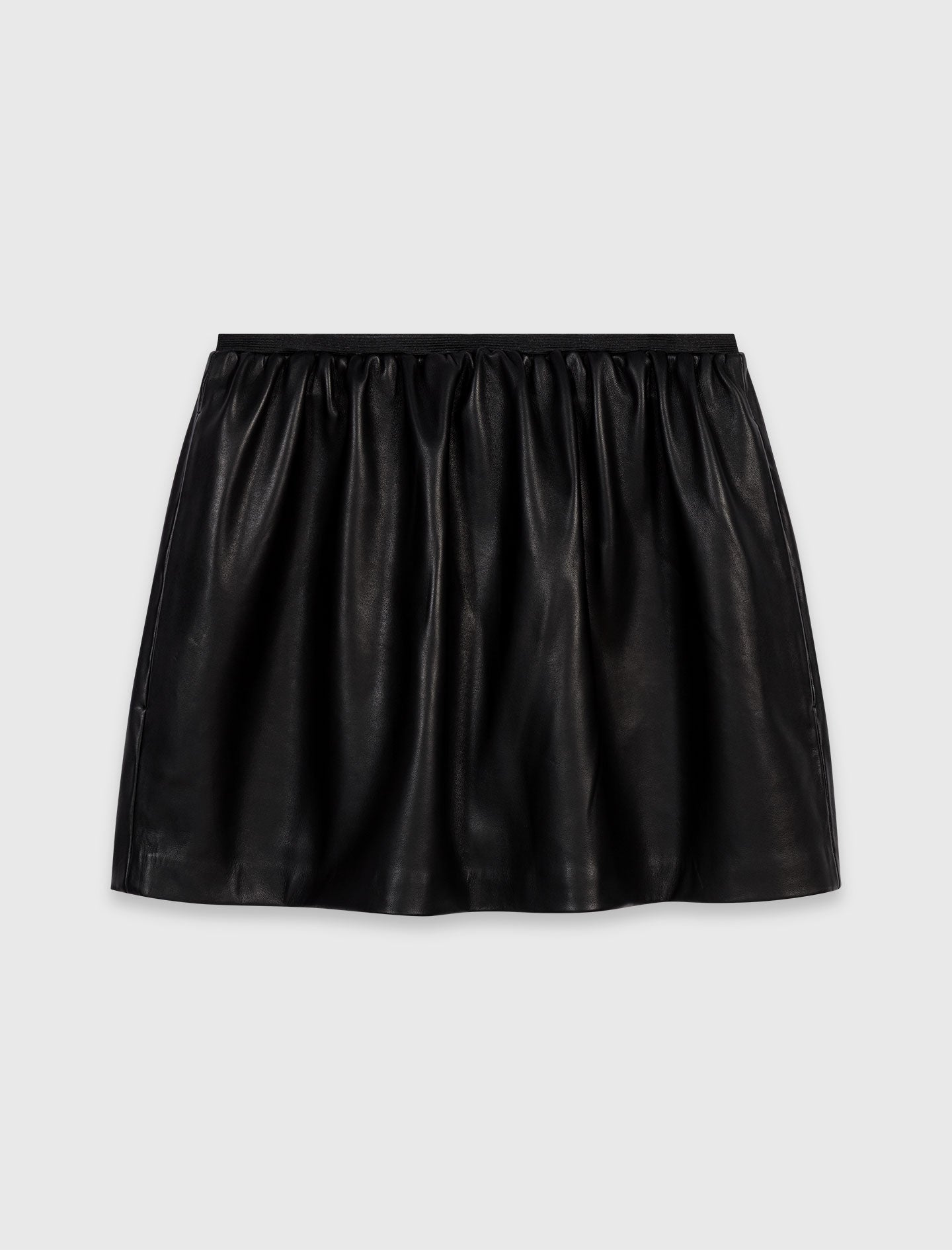 Falda corta de cuero