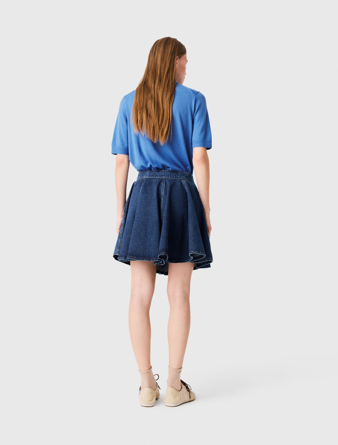 Falda corta evasé en denim
