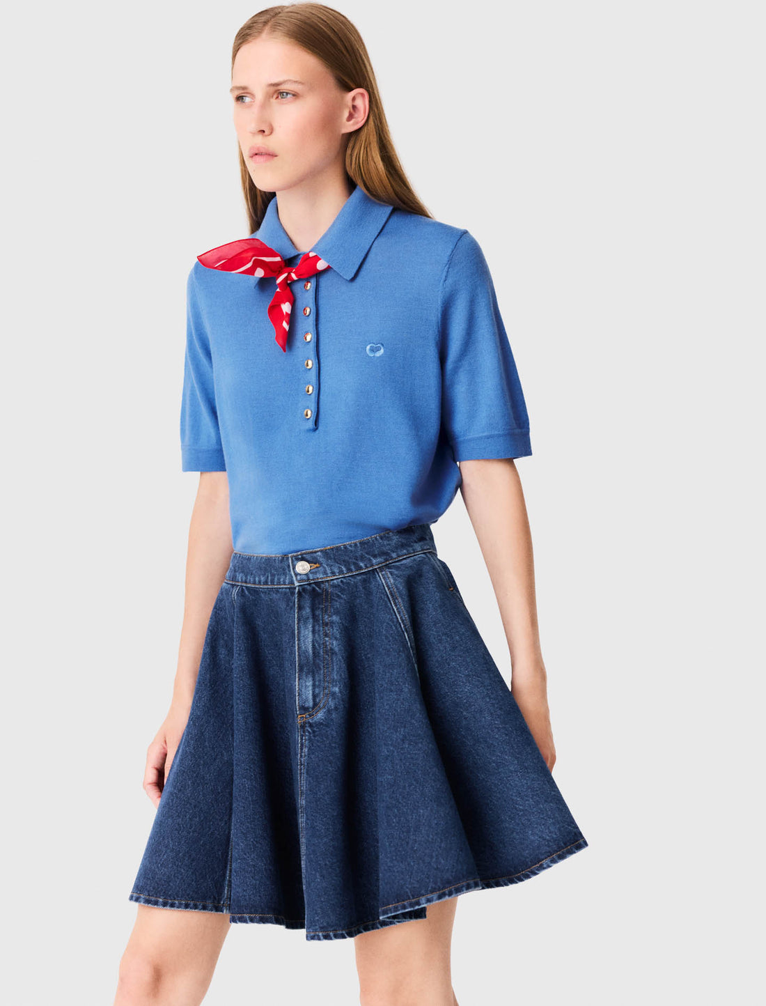 Falda corta evasé en denim