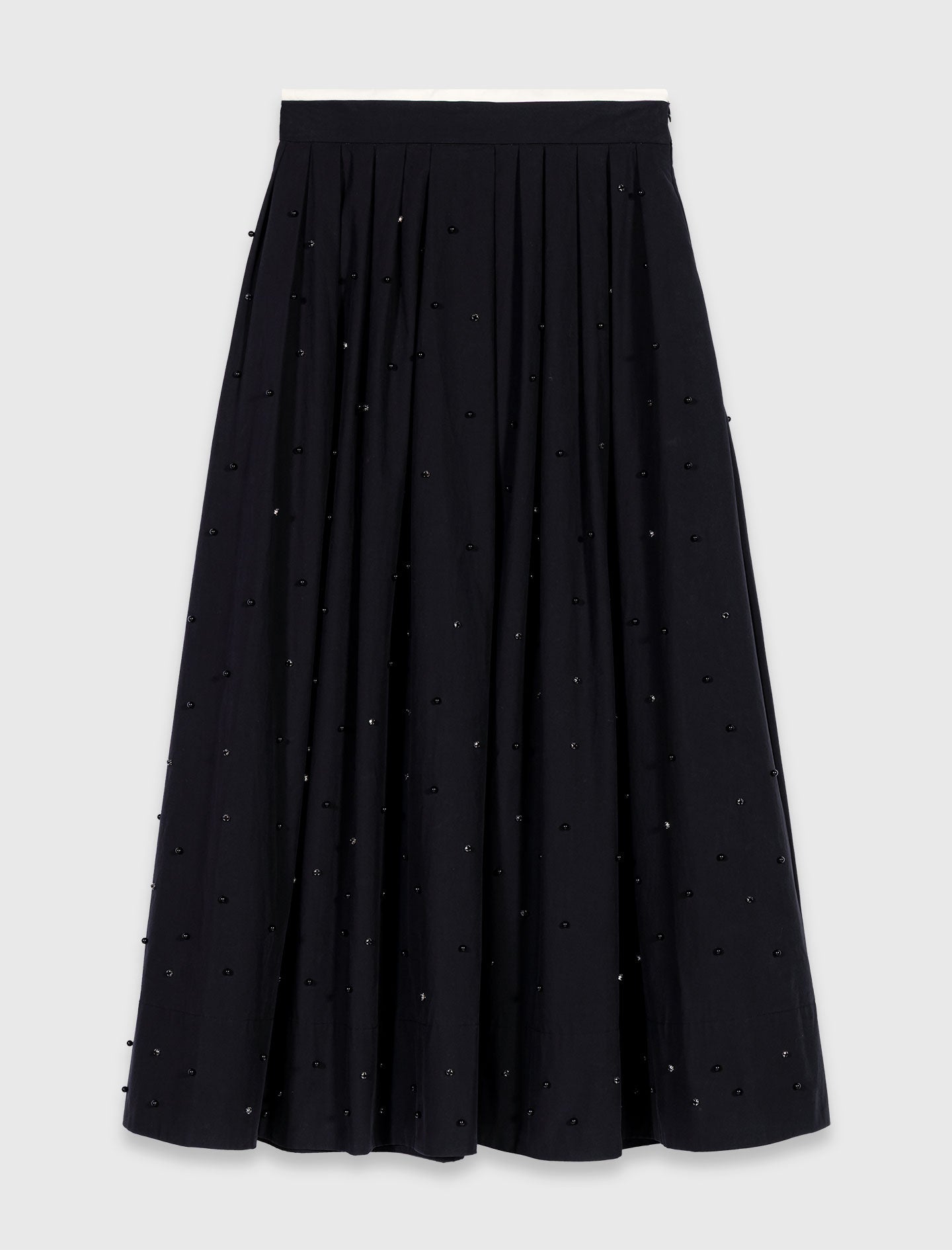 Falda larga con strass y perlas